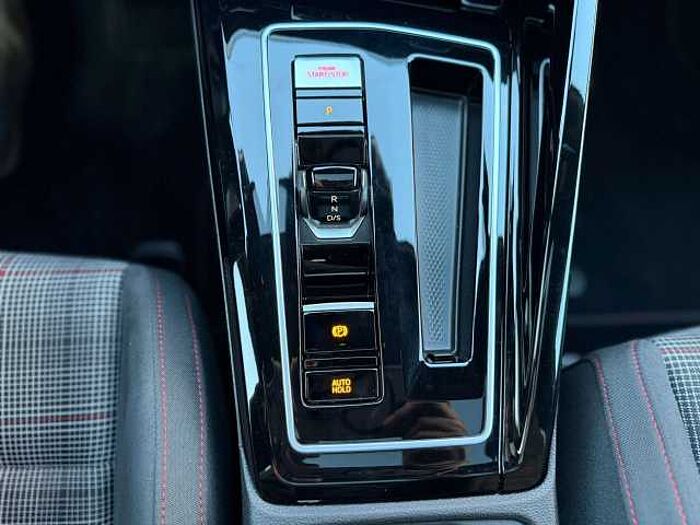 Volkswagen Golf GTI Golf 2.0 TSI OPF DSG GTI HUD LM19 IQLIGHT Panorama