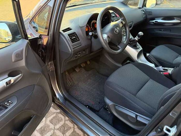 Toyota Auris Auris 5-Türer 1.6 Life+Tempomat