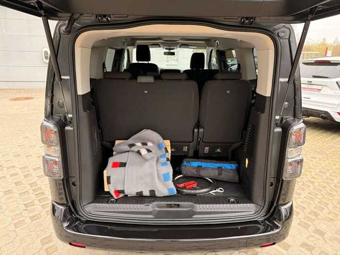 Toyota Proace 2,0-l-D-4D L1 (8-Si.) Verso Family